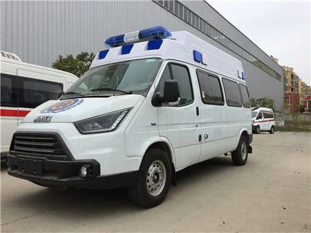 國六江鈴特順短軸轉(zhuǎn)運型救護車